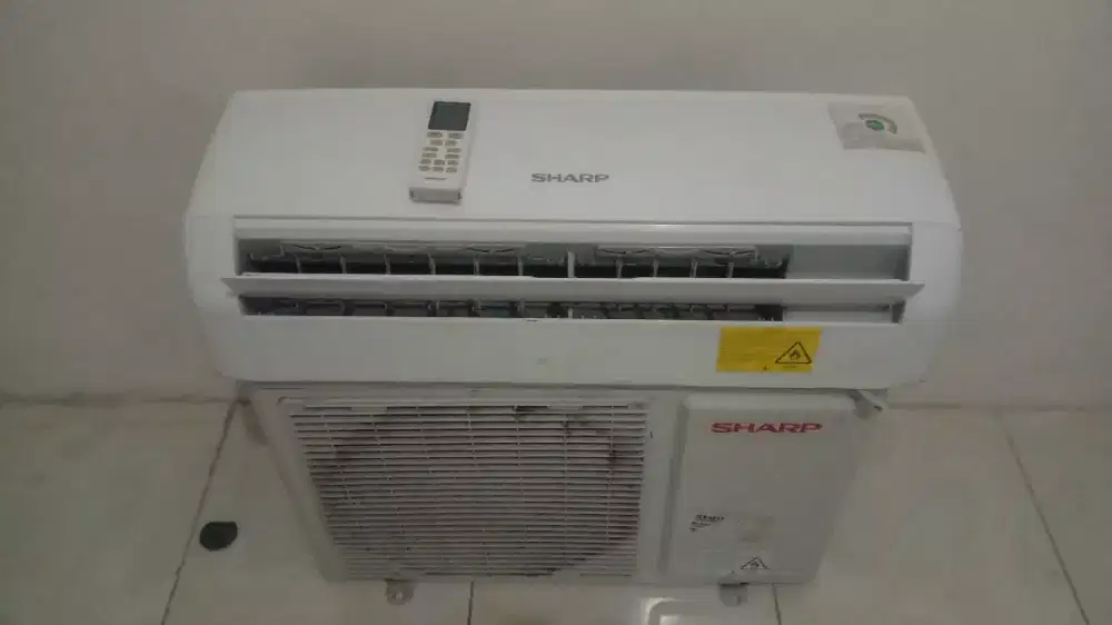 Di jual ac sharp setengah pk watt 350 ,+ pasang trima digin.