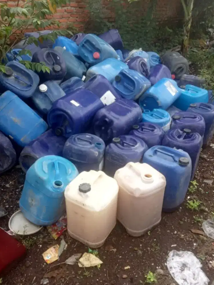 Jerigen bekas tidak boxor