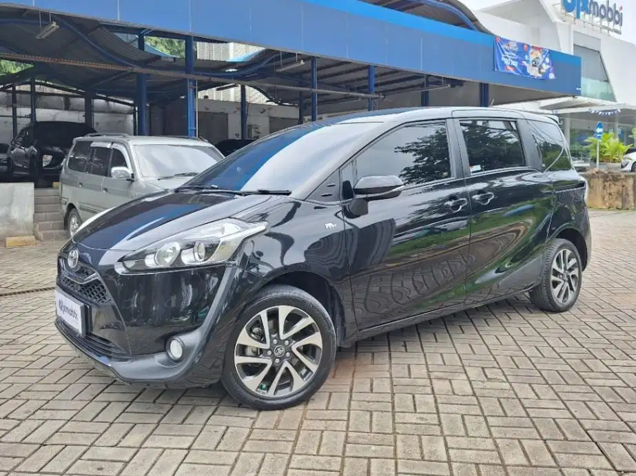 LOW DP Toyota Sienta 1.5 V Bensin-AT 2021 DFL