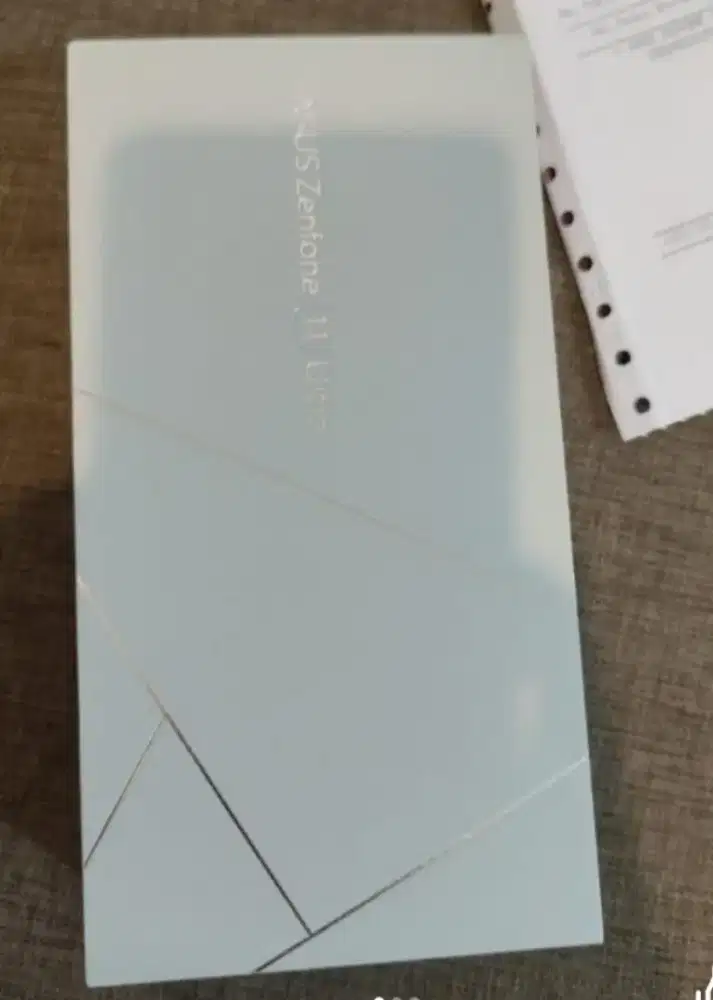 Zenfone 11 Ultra BNIB ( Hitam 12 / 256 )