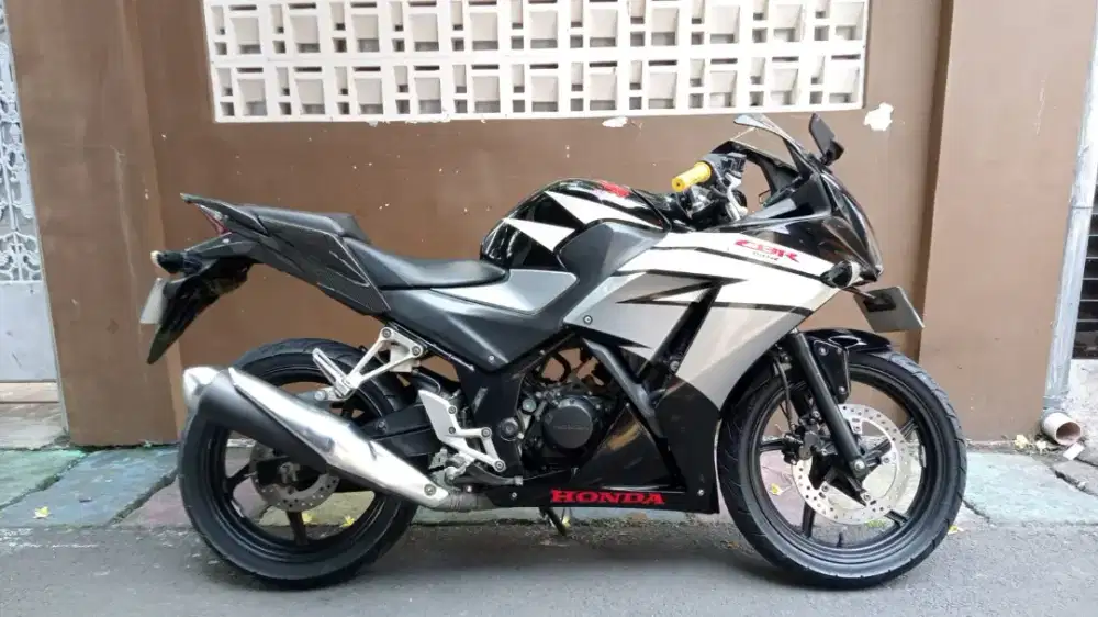 cbr th 2015 k45 mulus bagus orisinil gress