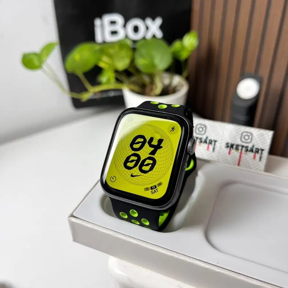 Apple Watch Series 6 44mm Nike iBox iwatch Battery Health 100%
