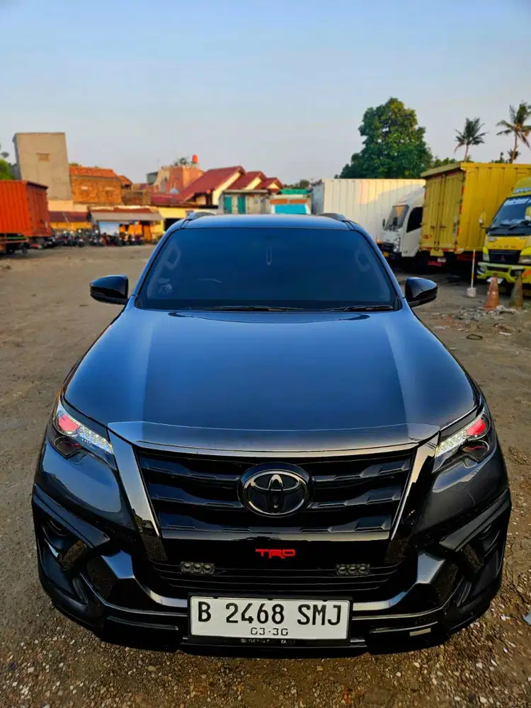 TOYOTA FORTUNER VRZ 2.4 AT 4X2 DIESEL