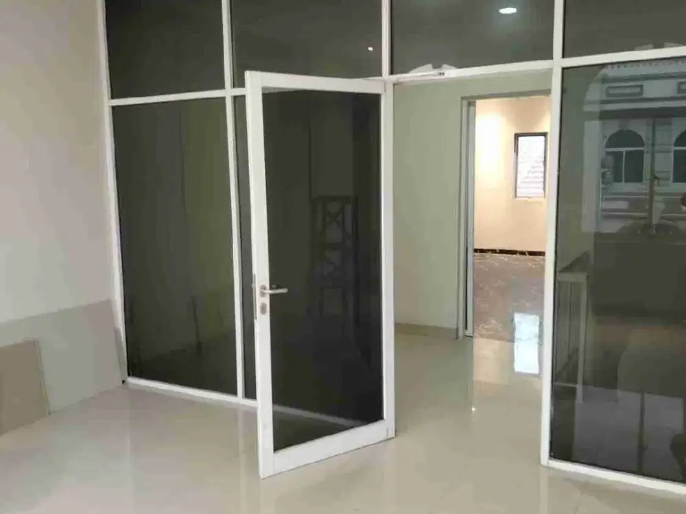 Disewakan ruko full 3 lt, panjang 13 meter
Blok rrg , galaxy bekasi