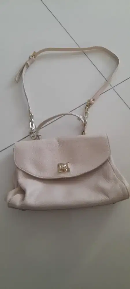 STACCATO TAS GANTUNG