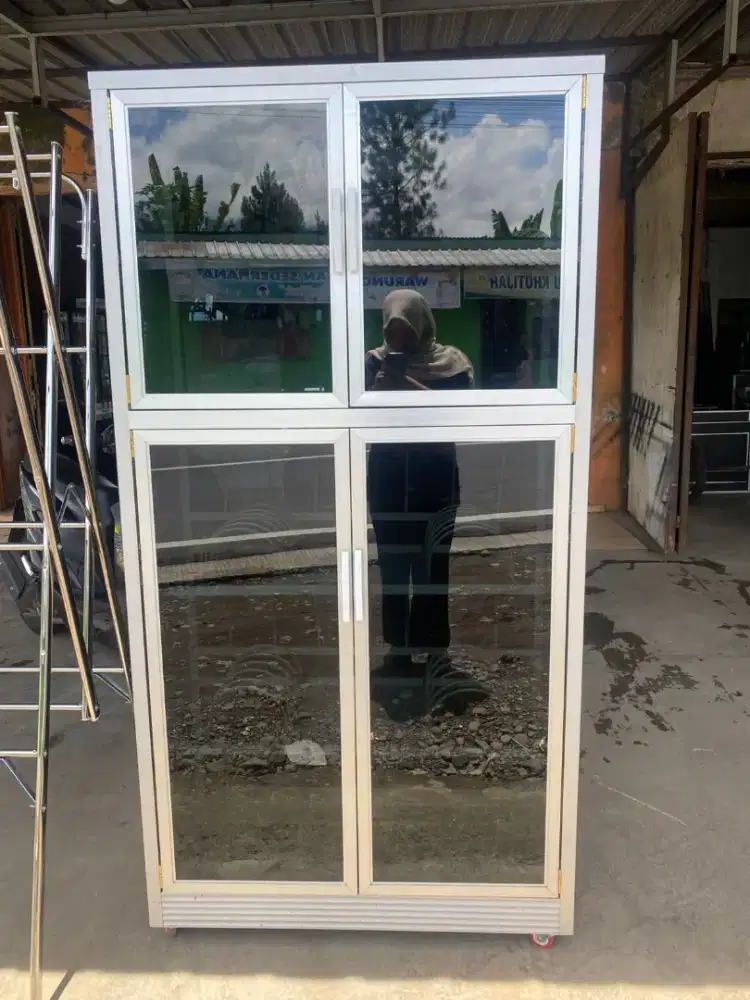 Rak piring aluminium kaca moderen