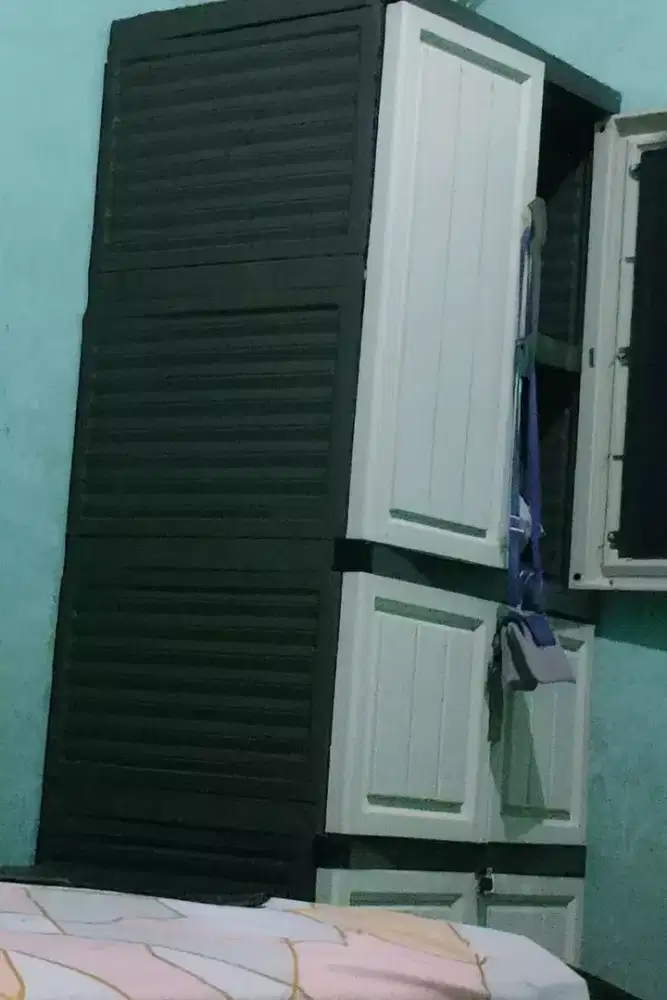 Lemari plastik 4 susun