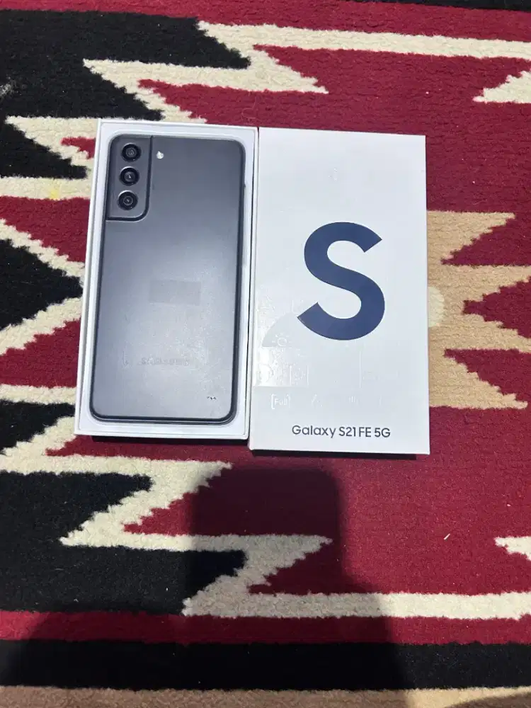 Samsung s21fe 8/256 fullset
