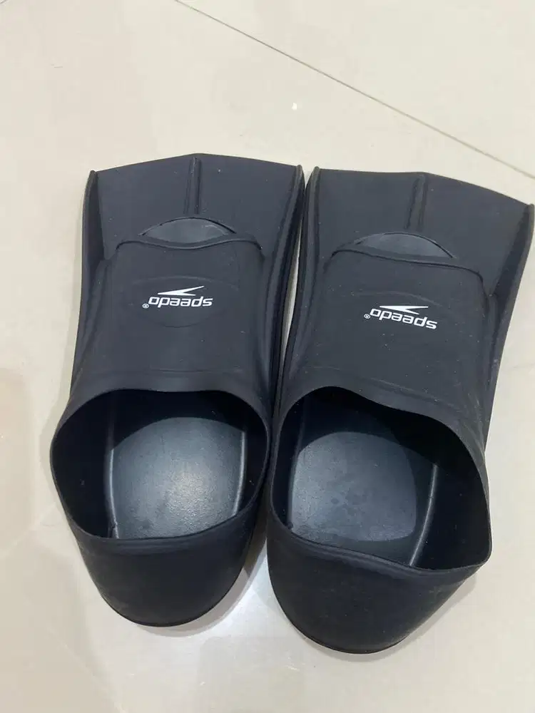 Sepatu katak anak renang