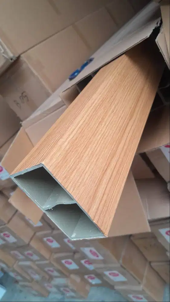 Hollow kisi kisi wpc kotak pembatasan dinding Indoor 5cmx10cm