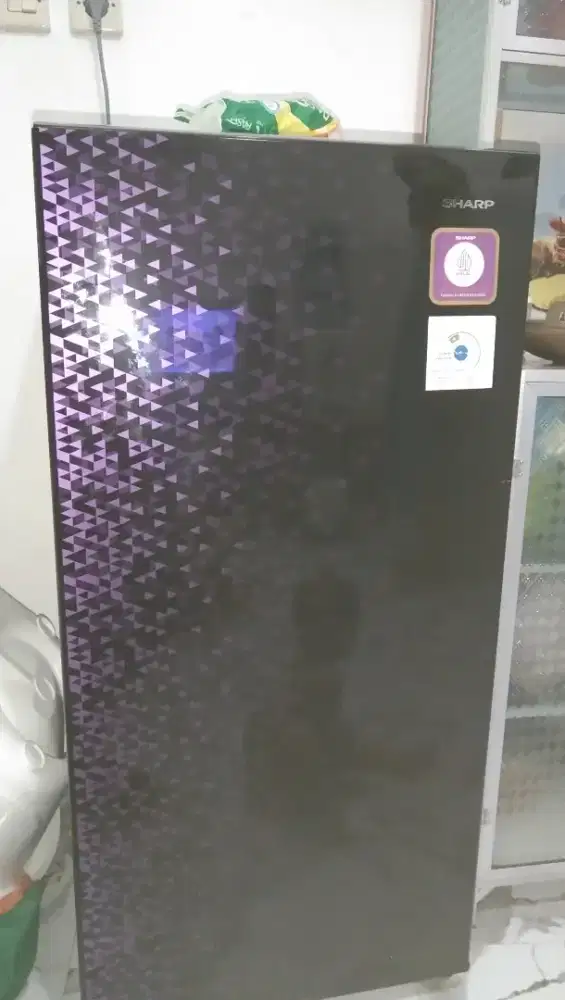 Dijual kulkas 1pintu merk SHARP