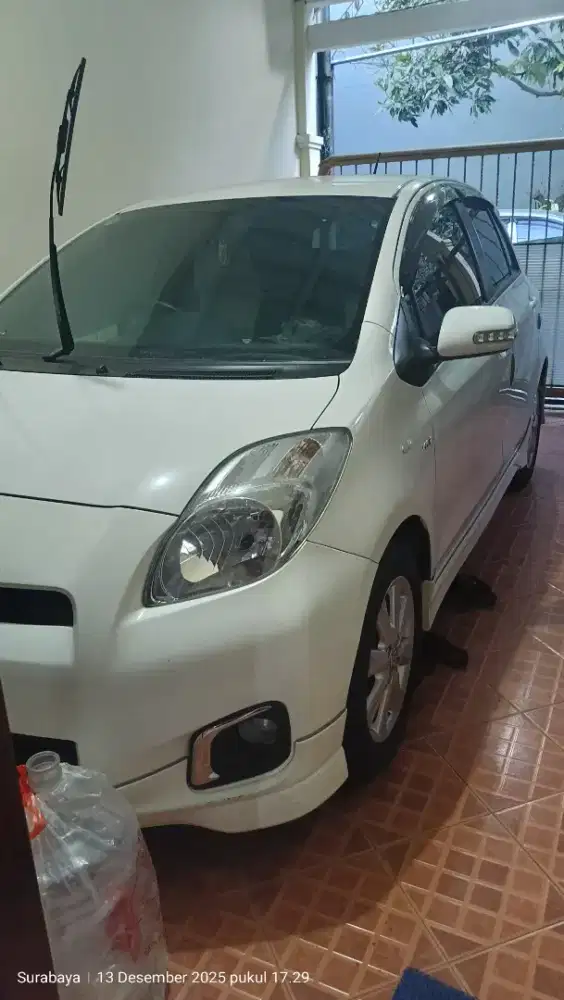 yaris 2012 AT orsnil low km