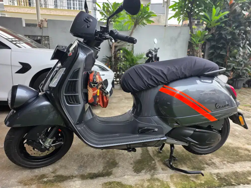 Vespa Gtv 300 Darkgrey