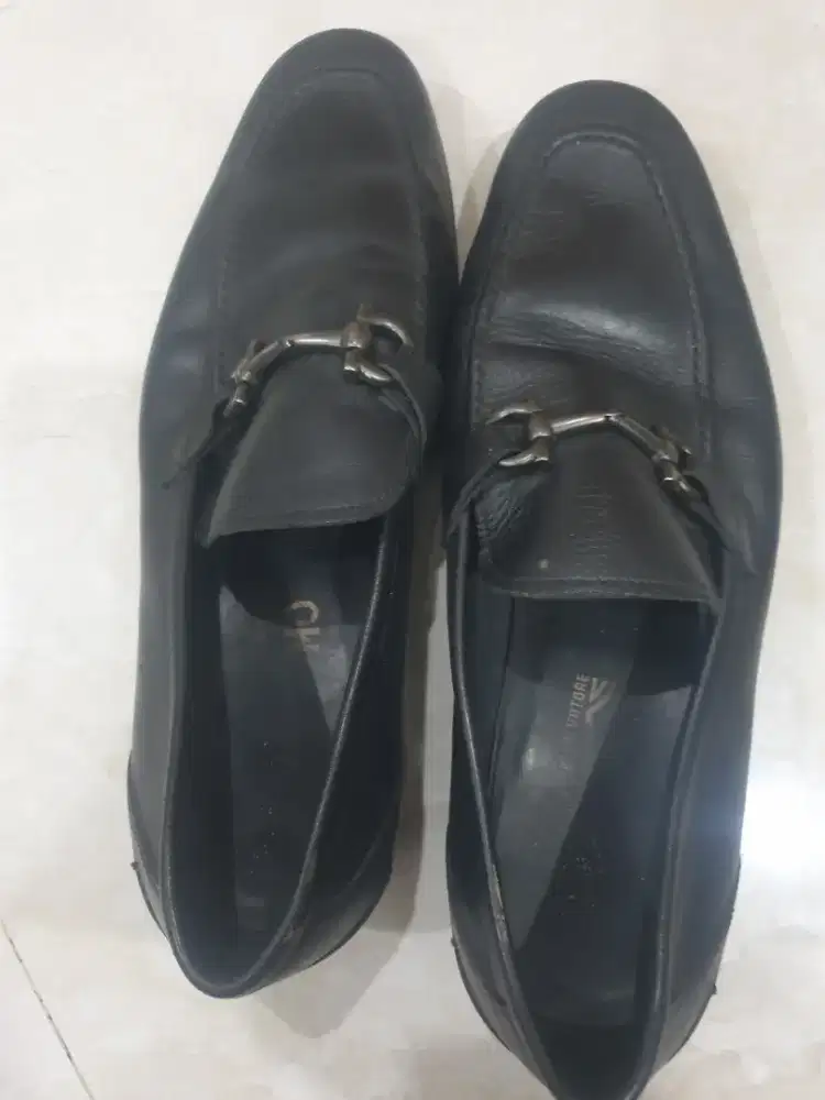 Sepatu Pantovel Salvator Feragamo original bekas uk. 41