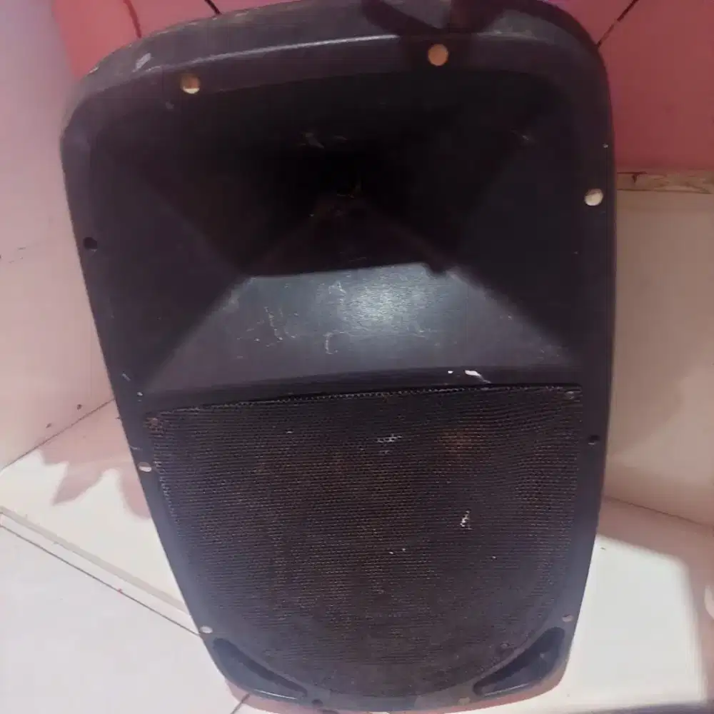 Jual cepat aja speaker portabel 12 inc lokasi Cibinong Rp 700k