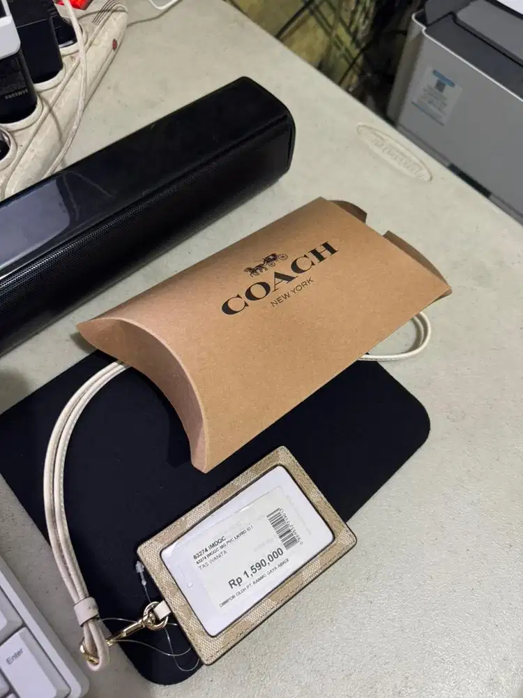 Coach Signature PVC Lanyard Light Khaki Chalk