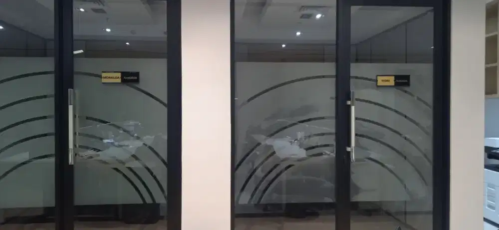 Tukang kaca film & stiker