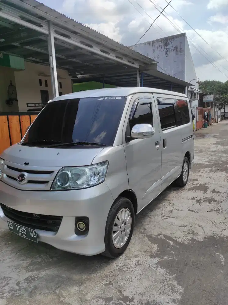 Daihatsu Luxio 2012 Bensin