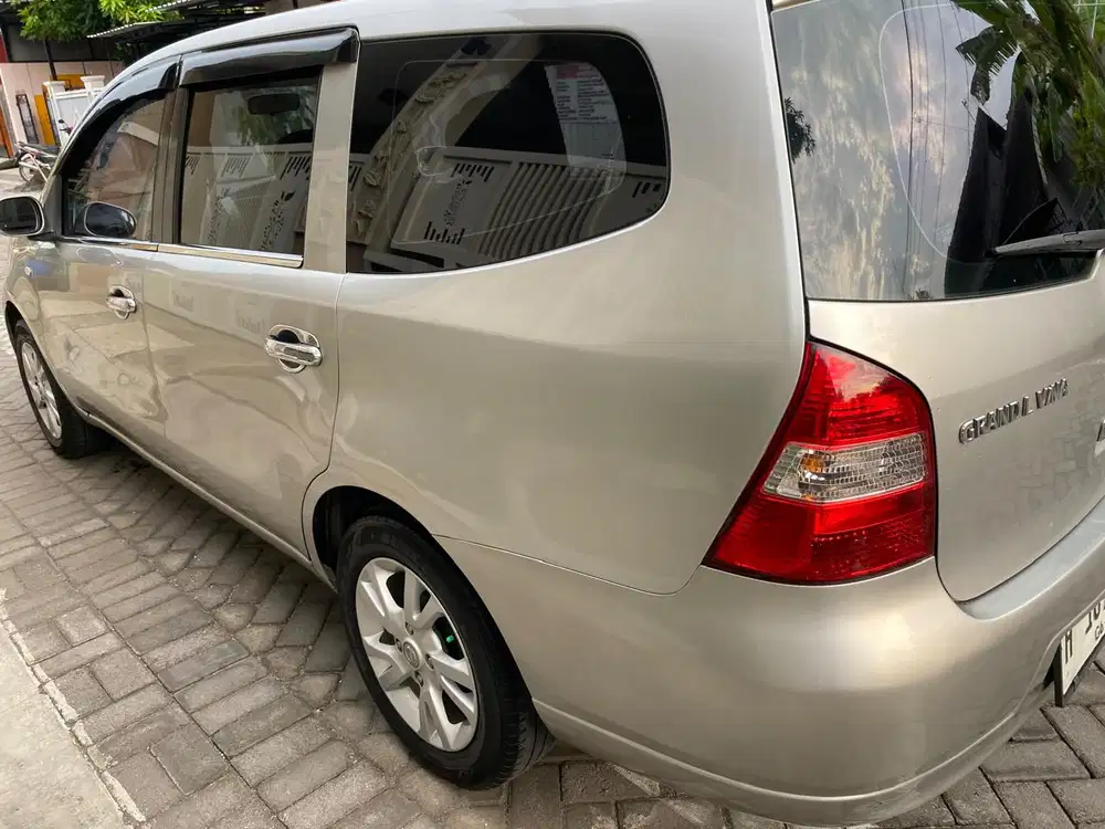 Nissan Grand livina 2012 Bensin