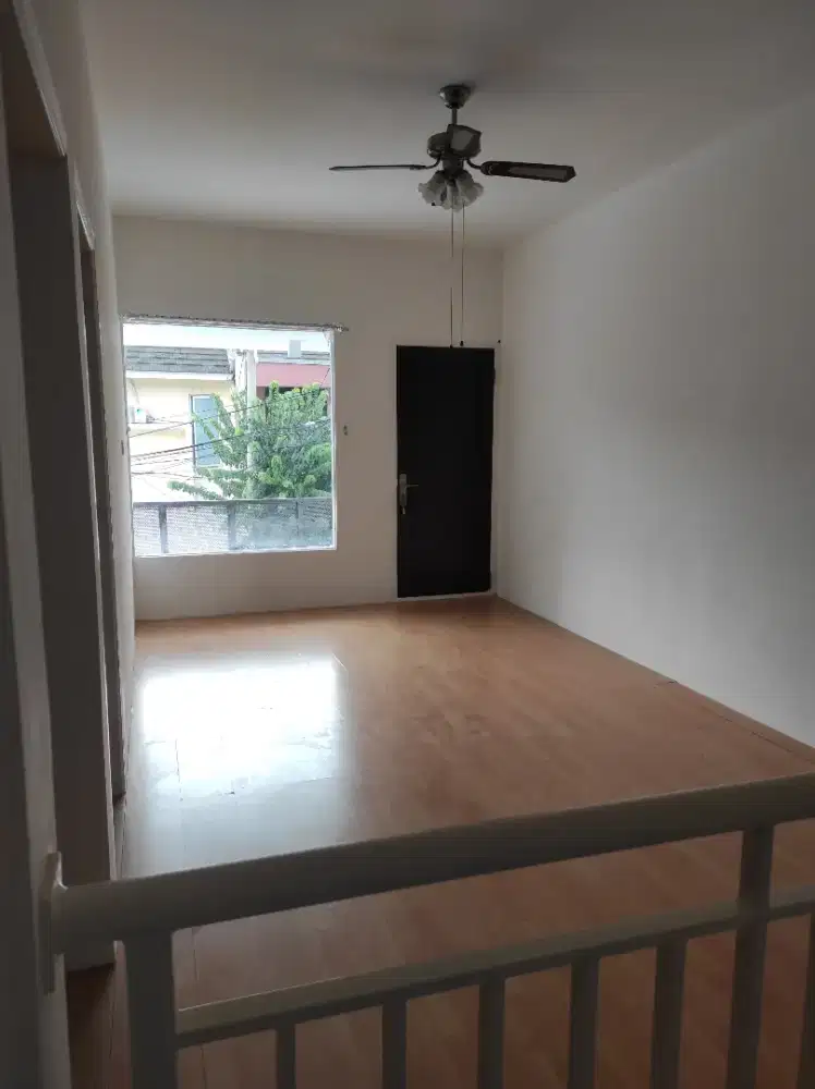 Disewakan rumah strategis