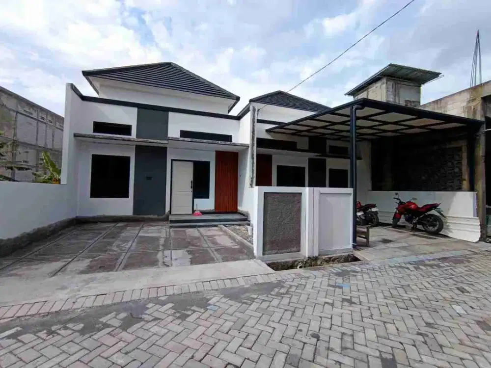 Rumah di dolog belakangnya kantor kelurahan tlogosari Wetan