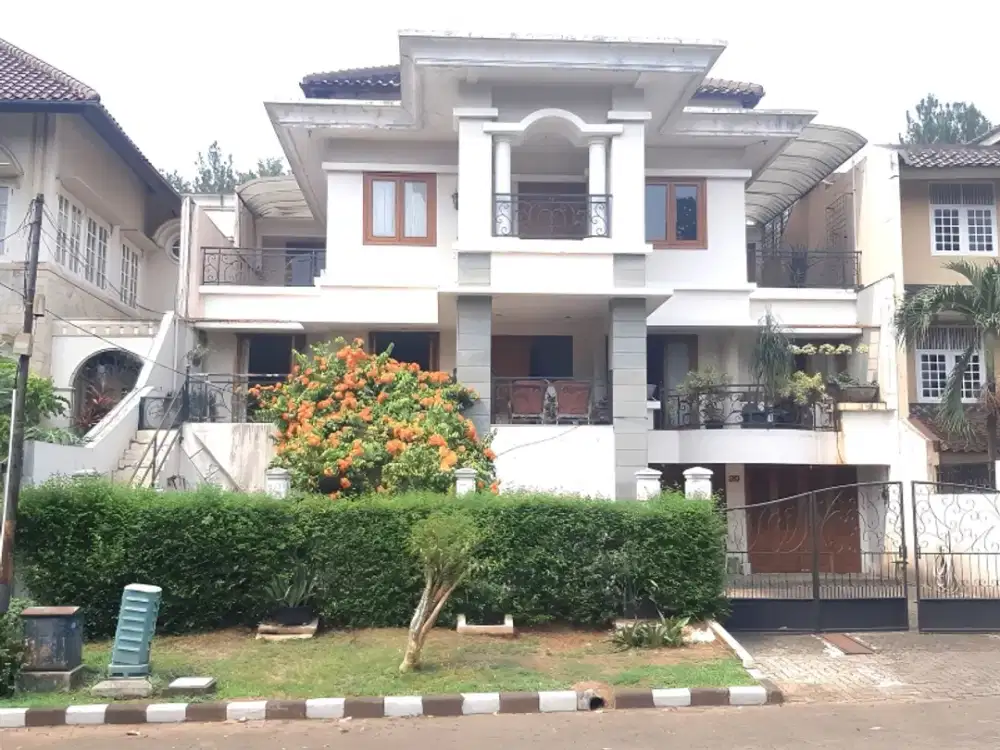 Jual Rumah Mewah Luas dan Nyaman di Villa Vinere Mas Jalan Uranus