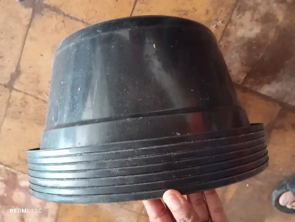 Bak dan ember wadah ikan