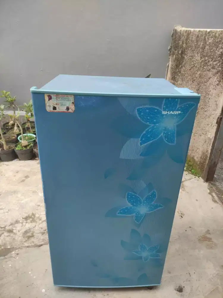 Kulkas 1 pintu merk SHARP