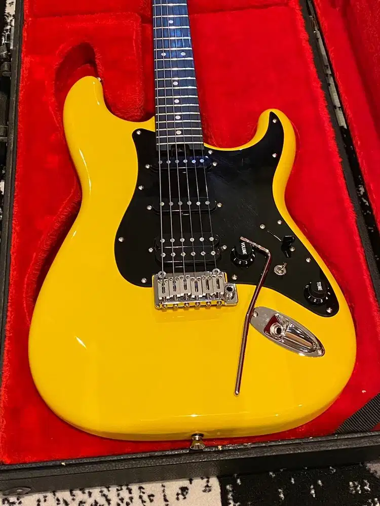 SLX Hawk Classic Lite 22 HSS in Neon Yellow