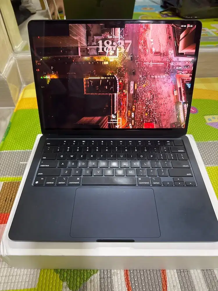 MACBOOK AIR M2 8/256