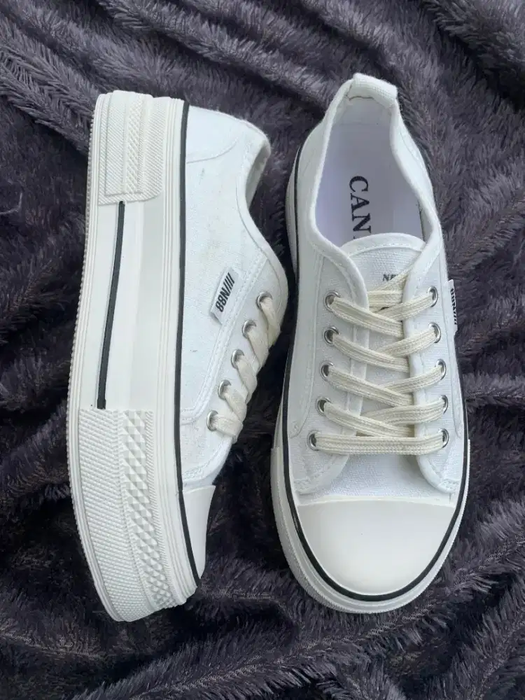 Sepatu import ex taiwan cewek/cowok ready all size 36,37,38,39,40