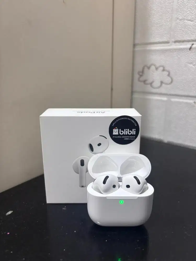 AirPods 4 with Active Noise Cancellation (ANC)
