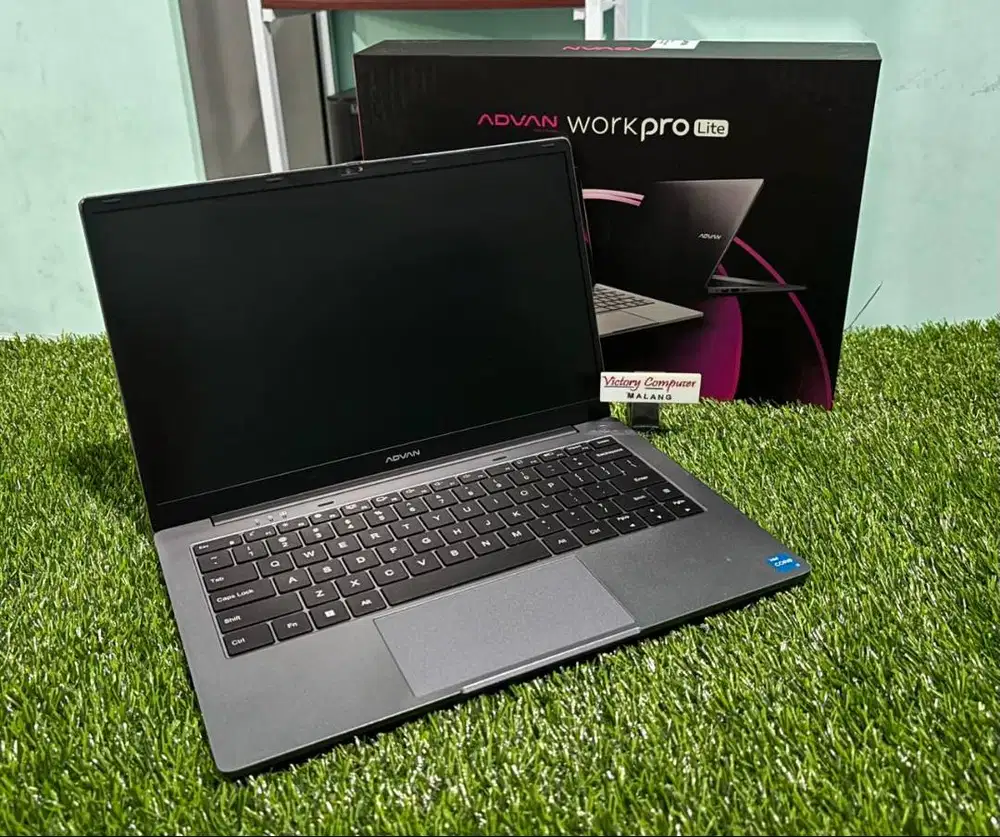 LAPTOP Core i3 Gen12 Garansi masih panjang Like New