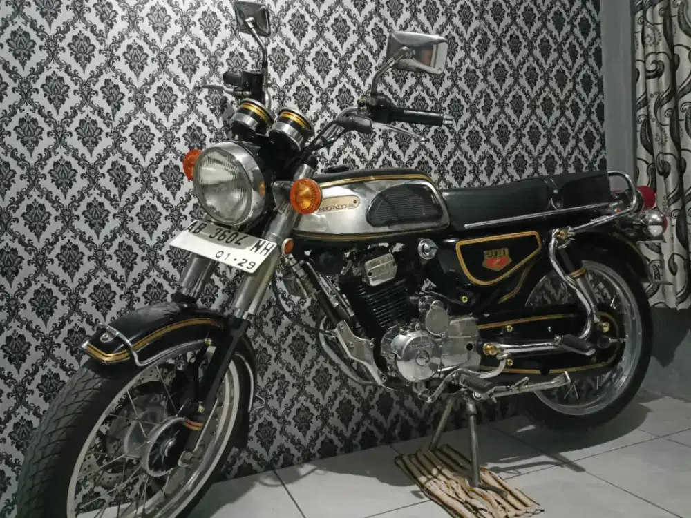 Dijual motor honda cb gl custom clasic siap pake