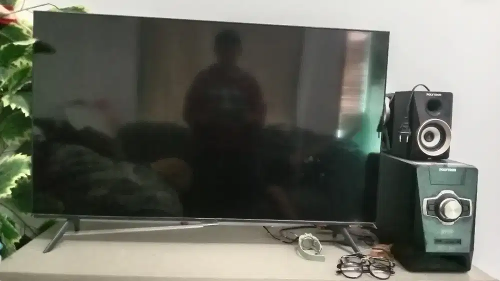 Di jual smart tv 43 inc...
