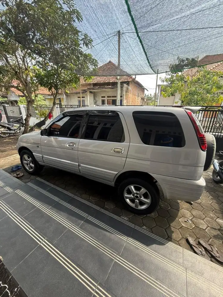 Daihatsu taruna fx 2005..