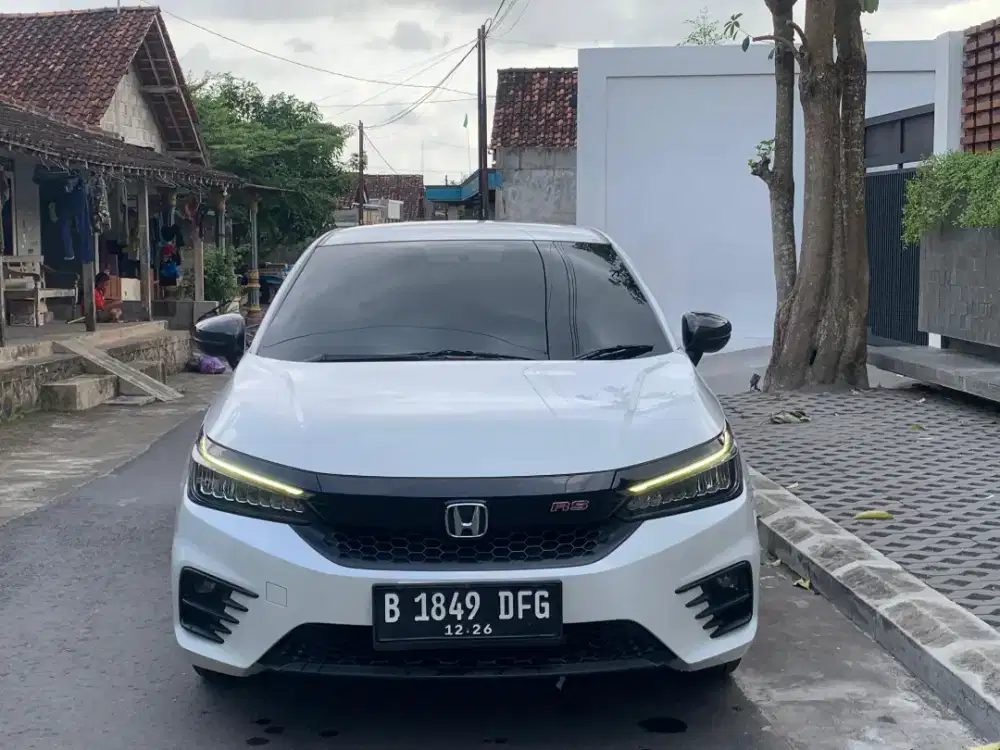 Honda City Hatchback RS manual,low km,warna putih