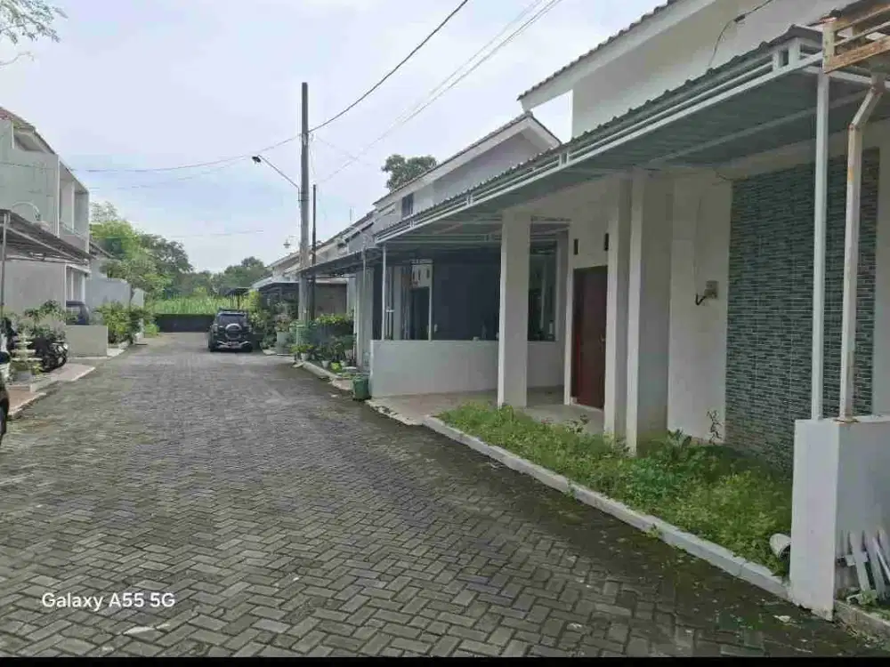 Di jual baru dekat bandara Adisumarmo nyaman tenang