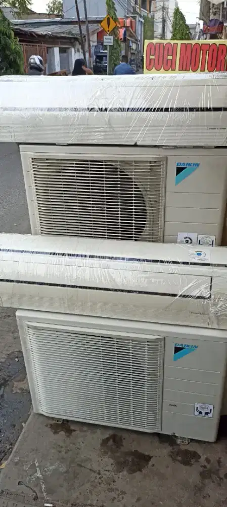 2 pk Daikin Thailand second bergaransi 6 bulan