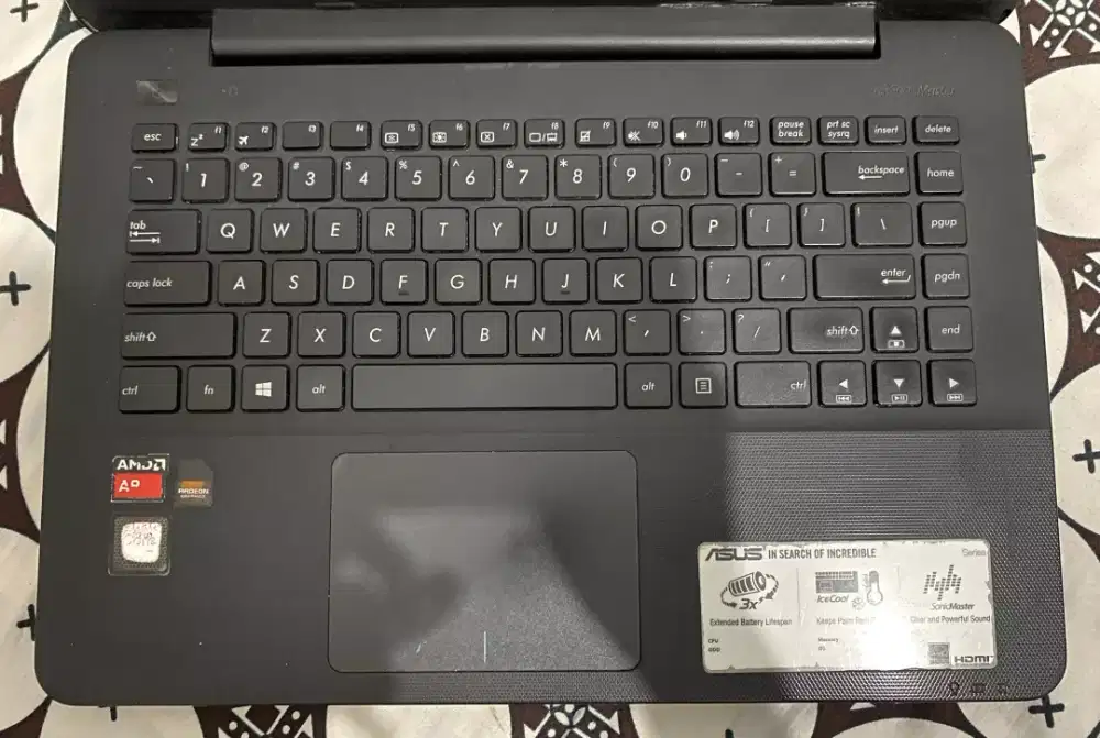 Laptop asus x454y amd a8 radeon 5 ram 12gb