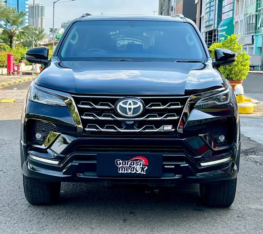 Toyota Fortuner VRZ GR 2022 Antik Low Km Murah Bekas Turbo Ganjil Top
