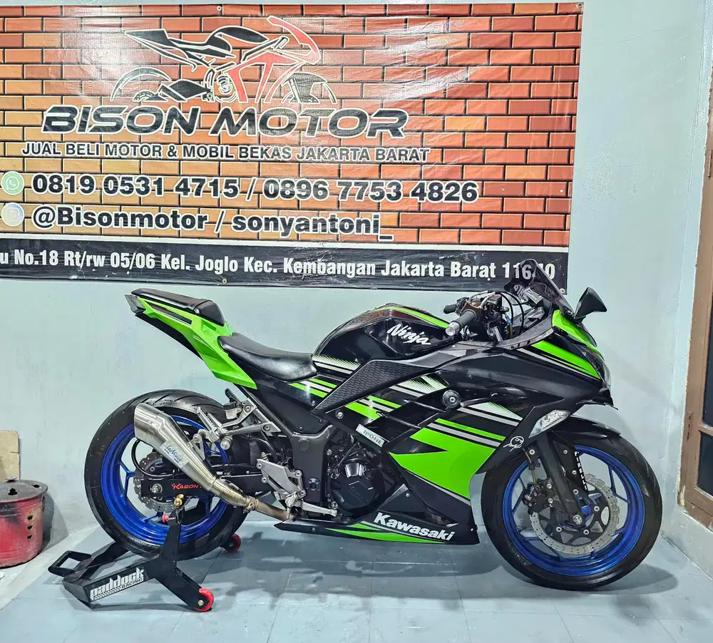 KAWASAKI NINJA 250 FI NON ABS 2 SYLINDER TAHUN 2018 / 2017 ISTIMEWA