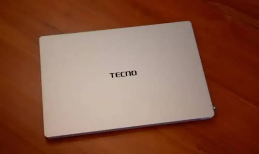 Laptop Tecno Megabook K16S