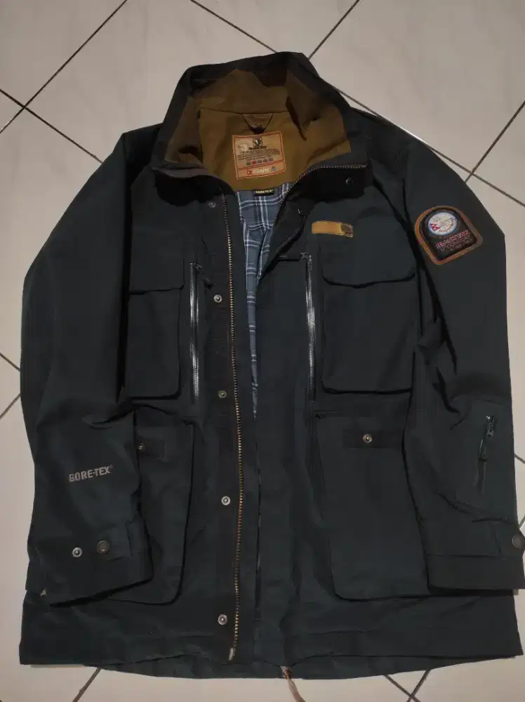 Jaket outdoor parka Black Yak goretex original not tnf eiger