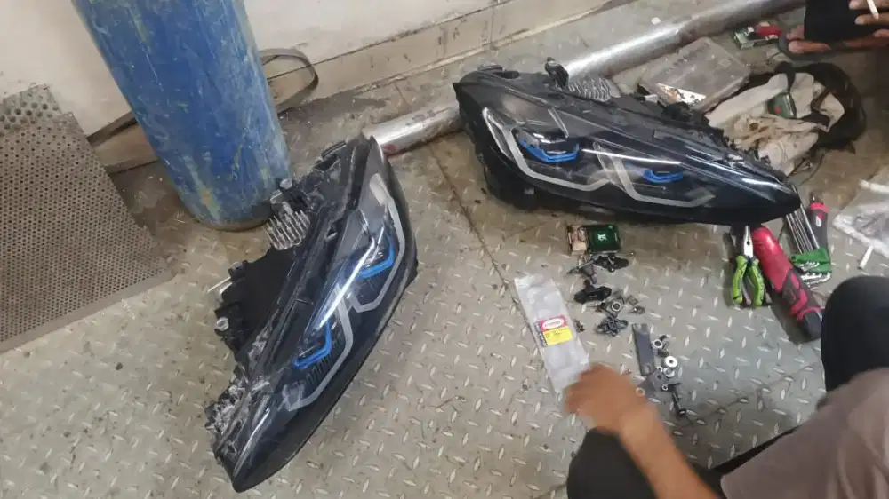 Di jual lampu dan knalpot bmw 330