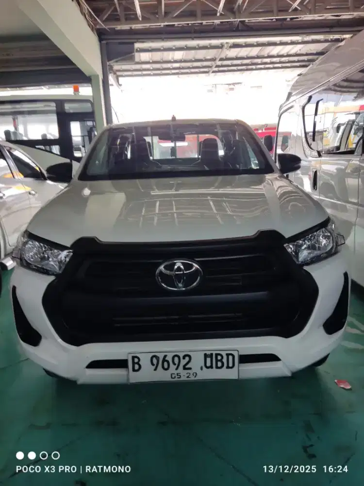 Antik istimewa !! Km 18rb Hi Lux D.Cabin 4x4 type E thn 2023