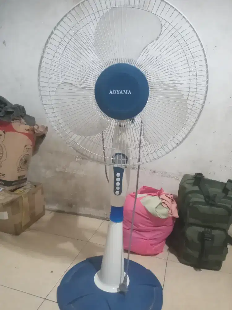 Kipas angin AOYAMA 16 inch