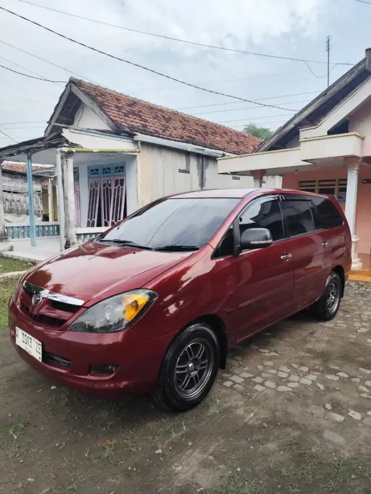 Kijang Innova V Matic
