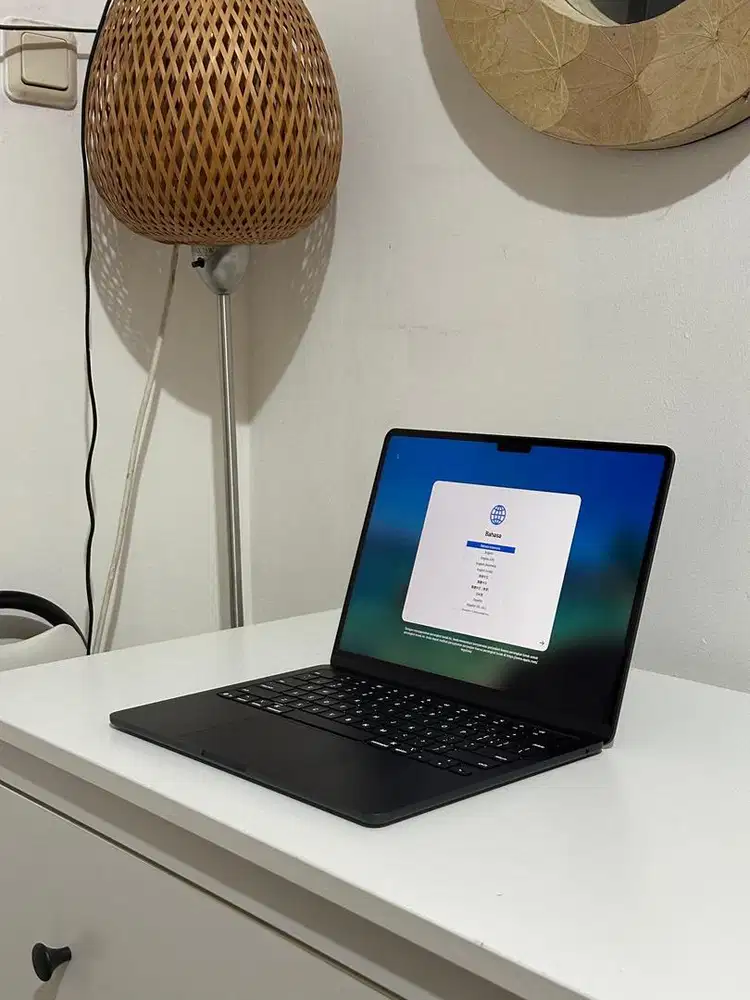 MacBook Air 2025 M4 13 inch 16/256