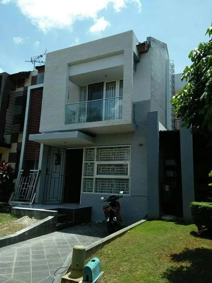 DIJUAL RUMAH MURAH LOKASI JALAN UTAMA SERPONG HARGA 1M AN NEGO